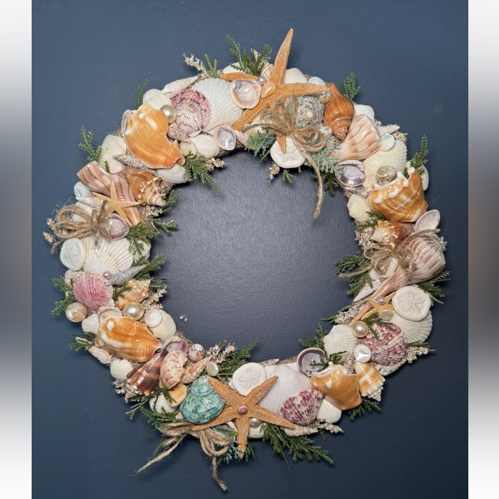 Wreath new handmade golden seashells